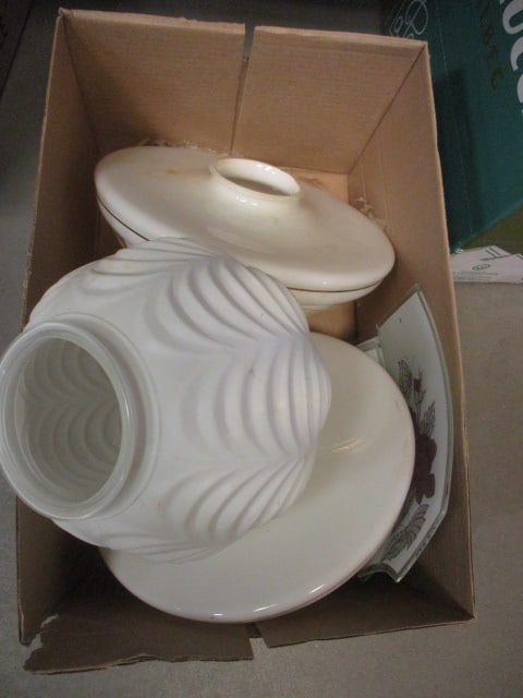 Lot of Vintage Milk Glass Lamp Shades and Painted Shade/Fan Panels (1 of 7)