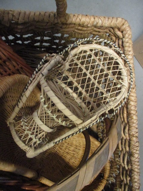 Large Lot of Baskets and Wicker DÃ©cor - 3