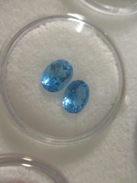 Jeweler's Estate 57 Cut Gemstones and Related Stones in Snap Cases - 8
