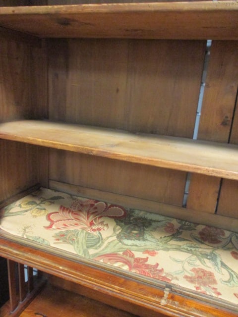 Arts & Craft 2 Piece China Hutch with Green Pebble Glass Doors - 4