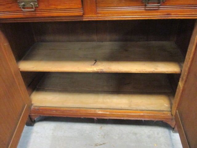 Arts & Craft 2 Piece China Hutch with Green Pebble Glass Doors - 8