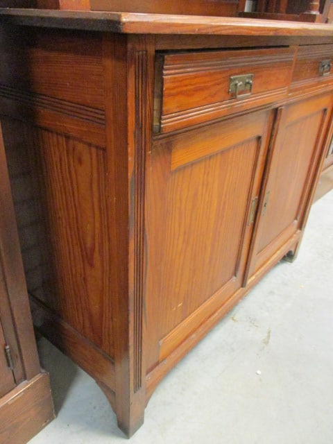 Arts & Craft 2 Piece China Hutch with Green Pebble Glass Doors - 9