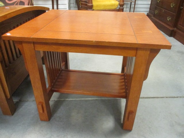 Oak Arts & Craft Mission Style Tiered End Table (1 of 5)