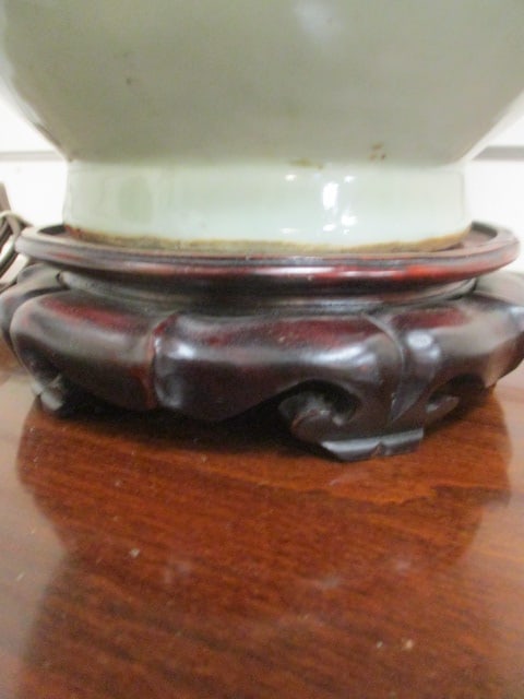 Asian Inspired Porcelain Urn Table Lamp - 3