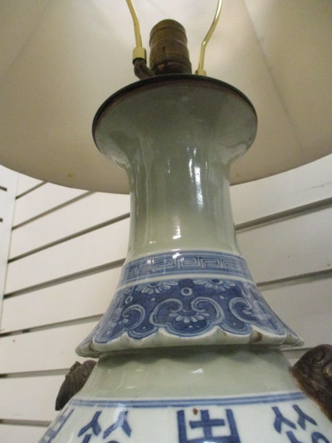 Asian Inspired Porcelain Urn Table Lamp - 4