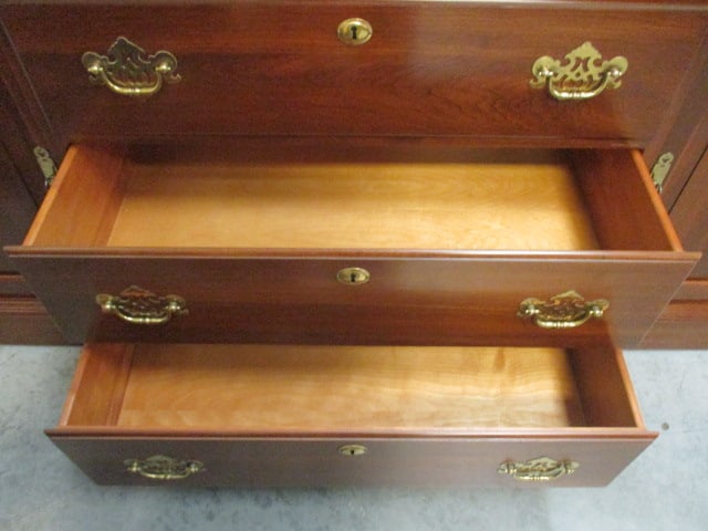 Kling Mahogany Breakfront Server with Raised Panel Doors and Doors - 2