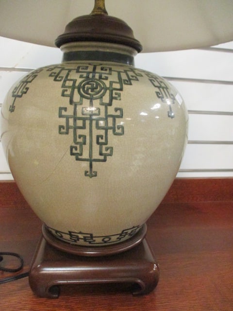 Asian Inspired Porcelain Ginger Jar Table Lamp - 2