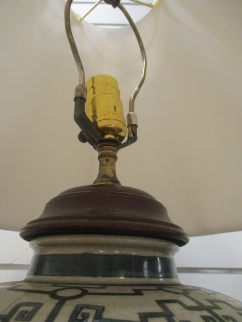 Asian Inspired Porcelain Ginger Jar Table Lamp - 4