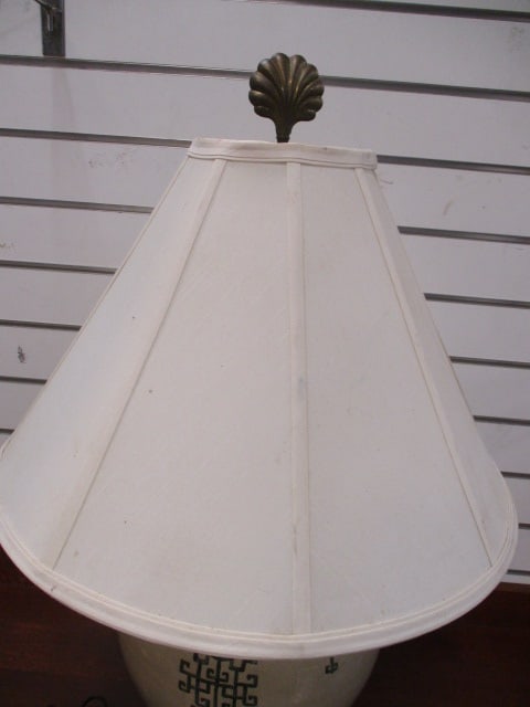 Asian Inspired Porcelain Ginger Jar Table Lamp - 6