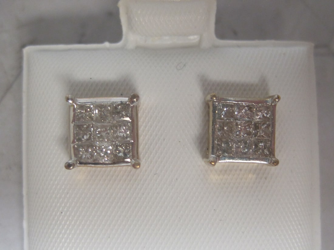 14k Gold 1 ct tw Diamond Earrings: 18 Square Diamonds. Appraised at $1650. See Appraisal Photos for Specs