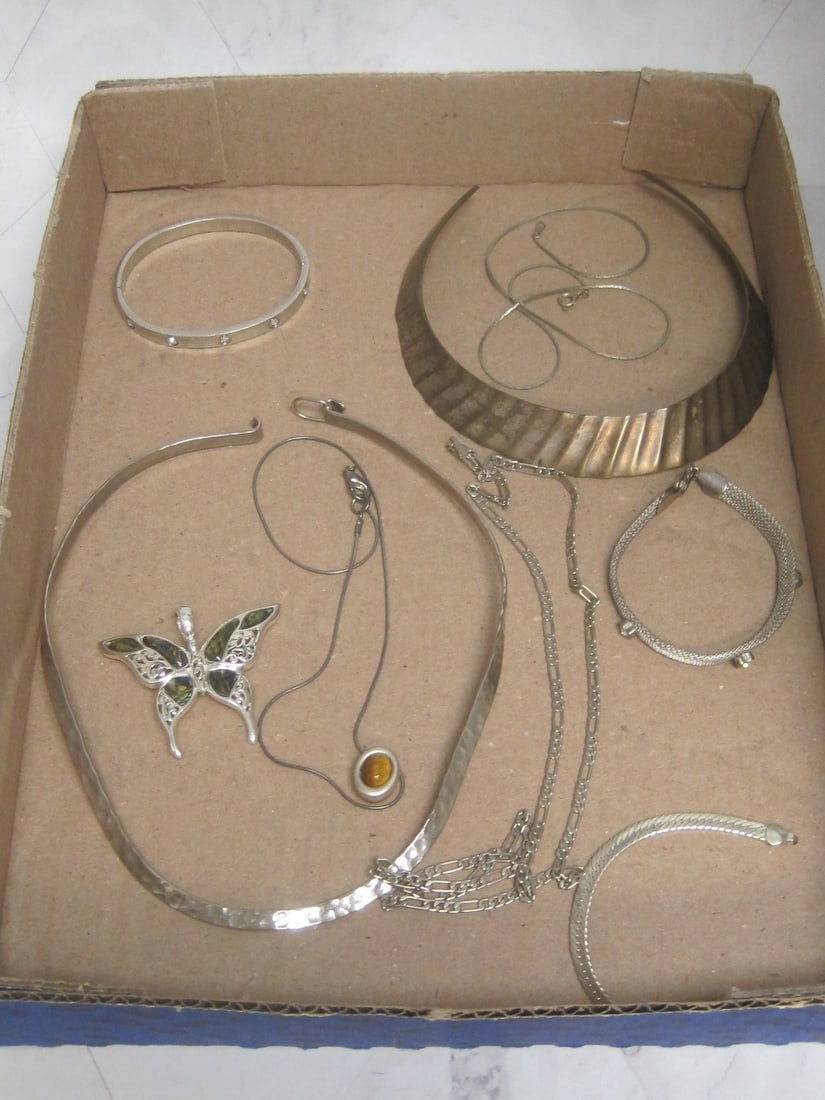 Lot of Silvertone Jewelry (1 of 4)