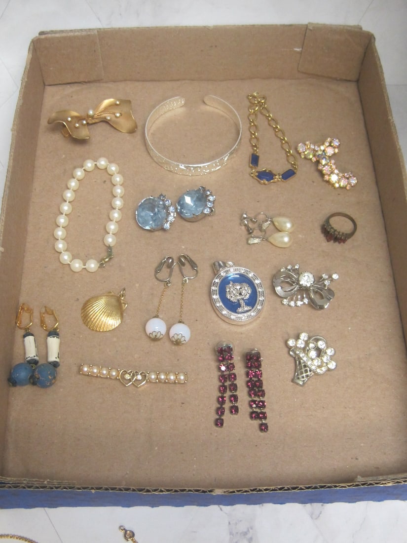 Lot of Vintage/ Modern Estate Jewelry- Some Signed: .