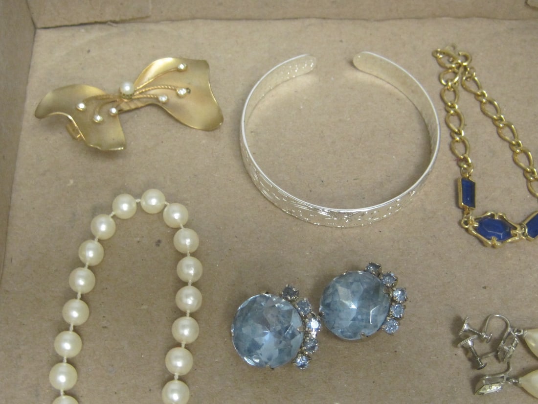 Lot of Vintage/ Modern Estate Jewelry- Some Signed - 5