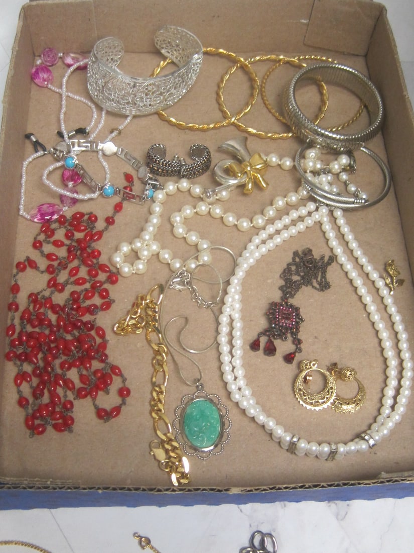 Lot of Vintage/ Modern Estate Jewelry- Some Signed: .