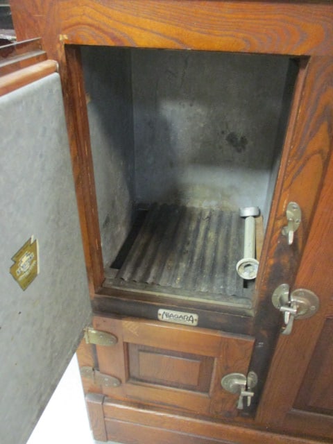 Vintage Niagara Refrigerator Heinz & Munschauer Oak Icebox - 3