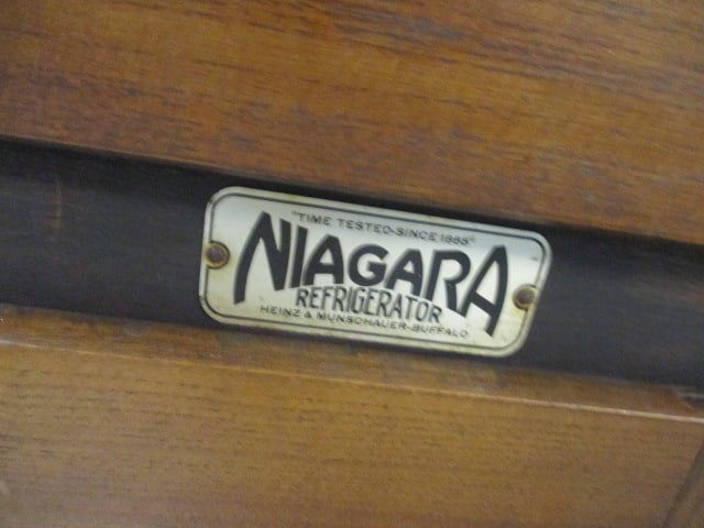 Vintage Niagara Refrigerator Heinz & Munschauer Oak Icebox - 7