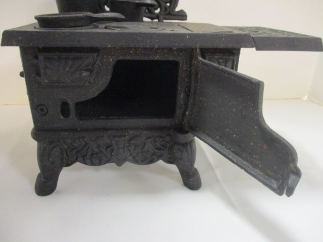 Old Mountain Cast Iron Salesman Sample/Toy Wood Burning Cook Stove - 2