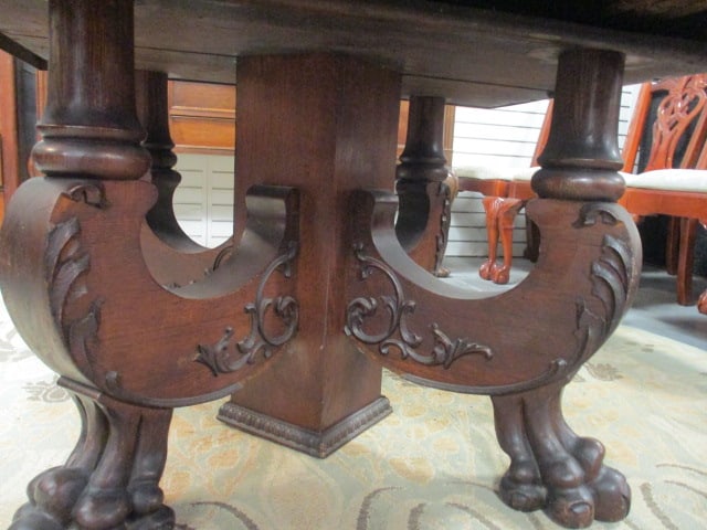 Antique Victorian Eastlake Quarter Sawn Oak Pedestal Table and Two Leaves - 2