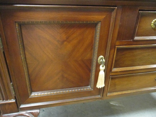 Bernhardt Banded Inlaid Mahogany French Provencial Style Server - 3