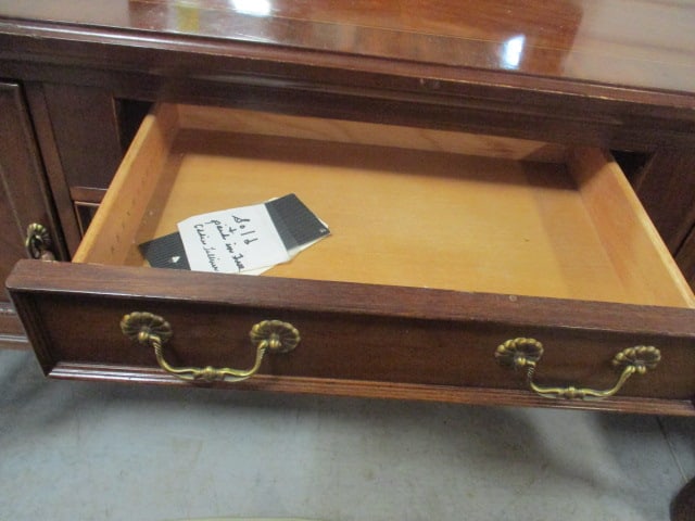 Bernhardt Banded Inlaid Mahogany French Provencial Style Server - 6