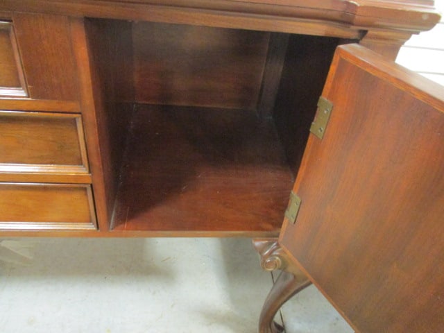 Bernhardt Banded Inlaid Mahogany French Provencial Style Server - 7