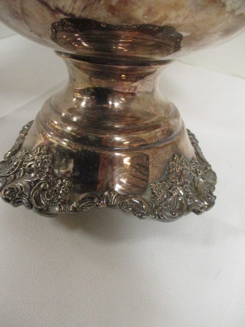 Wallace "Baroque" Silverplate Champagne Ice Bucket - 5