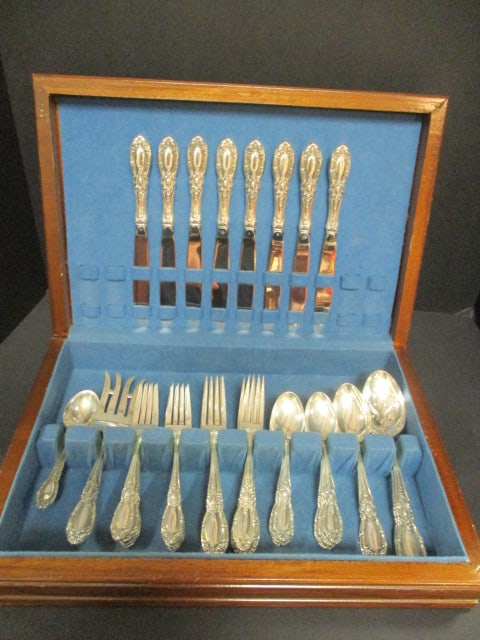 38 Pieces of Towle "Louis XIV" Sterling Flatware (1 of 10)