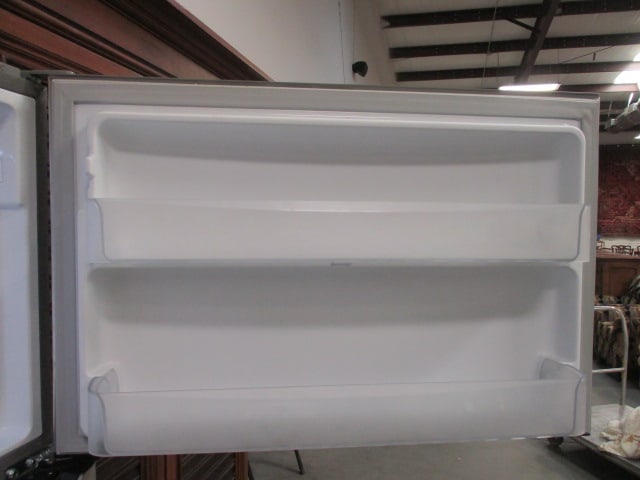 LG Stainless Top Mount Refrigerator with Ice Maker - 8