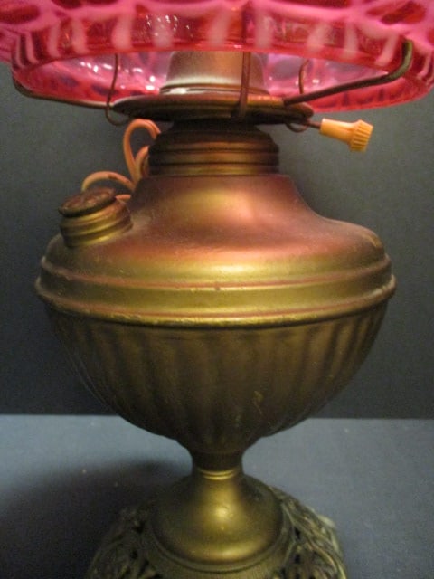 Rare Vintage Fenton Cranberry Opalescent Wedding Ring Shade Electric Lamp - 3