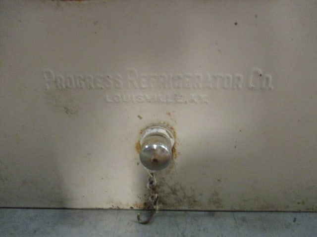 Vintage Progress Refrigerator Co. "7 UP" Ice Chest - 2