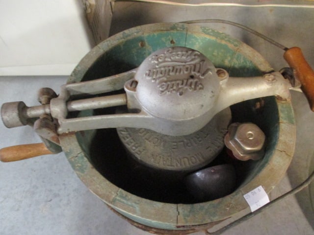 Vintage White Mountain Freezer Banded Wooden Hand Crank Ice Cream Maker - 2