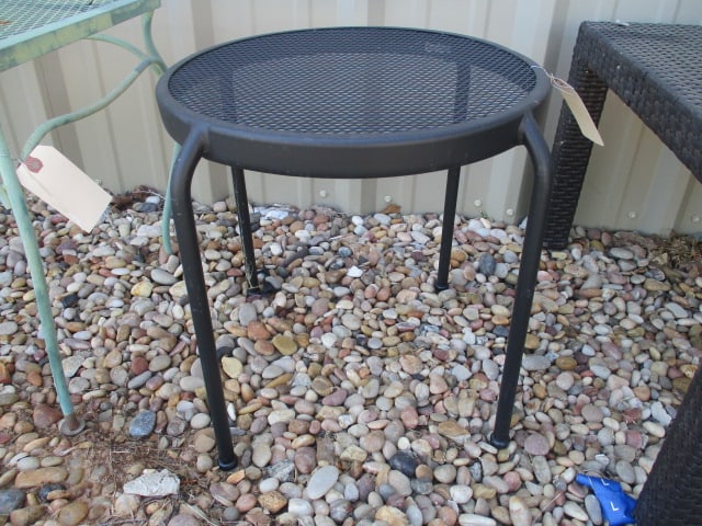 Round Black Metal Mesh Side Table: 20"dia x 16 1/2"h, Local Pickup Only