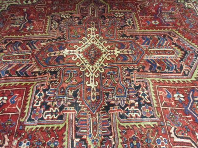 Hand Knotted Persian Heriz Wool Area Rug - 3
