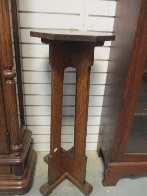 Antique Tiger Oak Arts & Craft Style Pedestal Stand: 12 3/4" x 14" x 33 1/2", octagonal shape top, Local Pickup Only