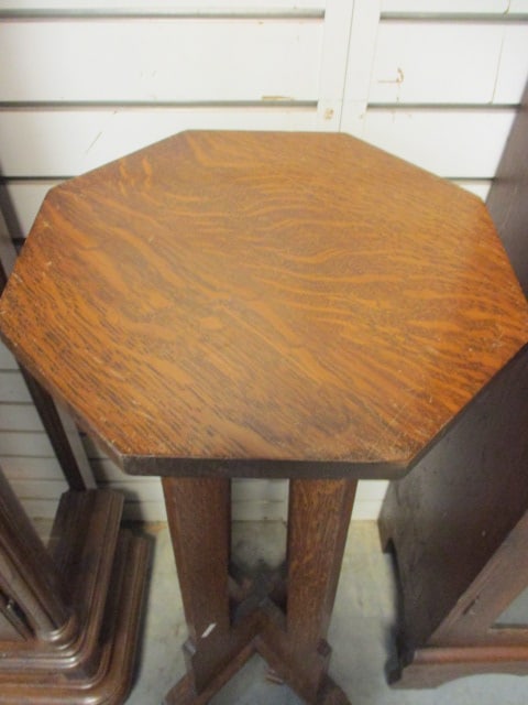 Antique Tiger Oak Arts & Craft Style Pedestal Stand - 2