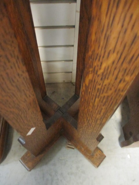 Antique Tiger Oak Arts & Craft Style Pedestal Stand - 3