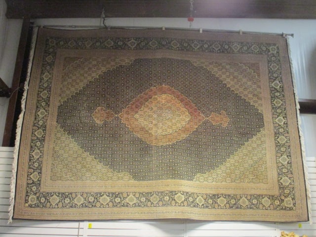 Ivory/Beige/Black Center Medallion Wool Area Rug: 8' x 11', Local Pickup Only