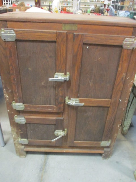 Tennessee Furniture Corp. "Cavalier" Oak Ice Box: 34 1/4" x 19 1/4" x 44 3/4", has been stored in basement-needs cleaning, some scratches, Local Pickup Only