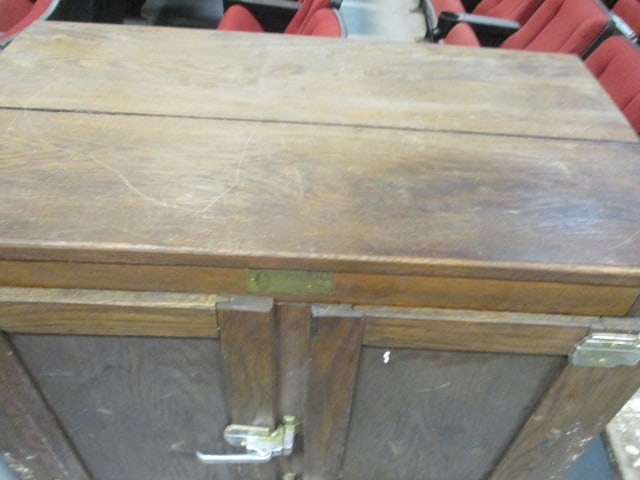 Tennessee Furniture Corp. "Cavalier" Oak Ice Box - 2