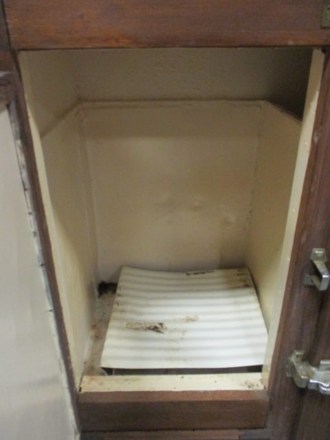 Tennessee Furniture Corp. "Cavalier" Oak Ice Box - 4