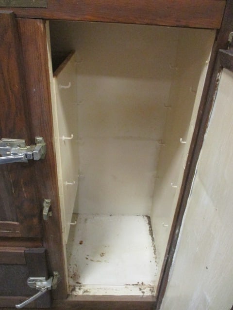 Tennessee Furniture Corp. "Cavalier" Oak Ice Box - 5