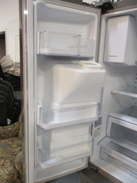 Samsung Stainless French Door Refrigerator with Ice/Water in Door - 6