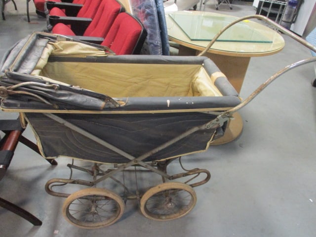 1950's English Bilt-Rite Pram Baby Stroller/Carriage: Frame in good condition vinyl body has tears and cracks-see all pictures and preview for condition, Local Pickup Only