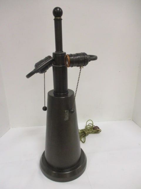 Tapered Design Bronzed Metal Table Lamp: 19 1/2"h, double pull chain lamp, Does Not Have Shade