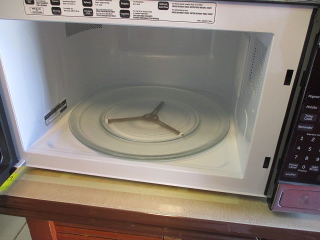 2016 GE Stainless Microwave - 3