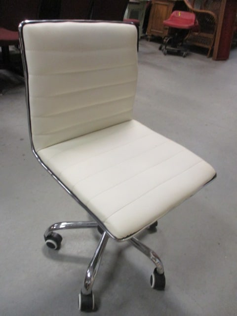 Max Furniture White Leatherette Modern Style Task Chair: on casters. 18" Wide. Adjustable Height