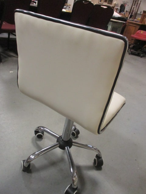 Max Furniture White Leatherette Modern Style Task Chair - 4