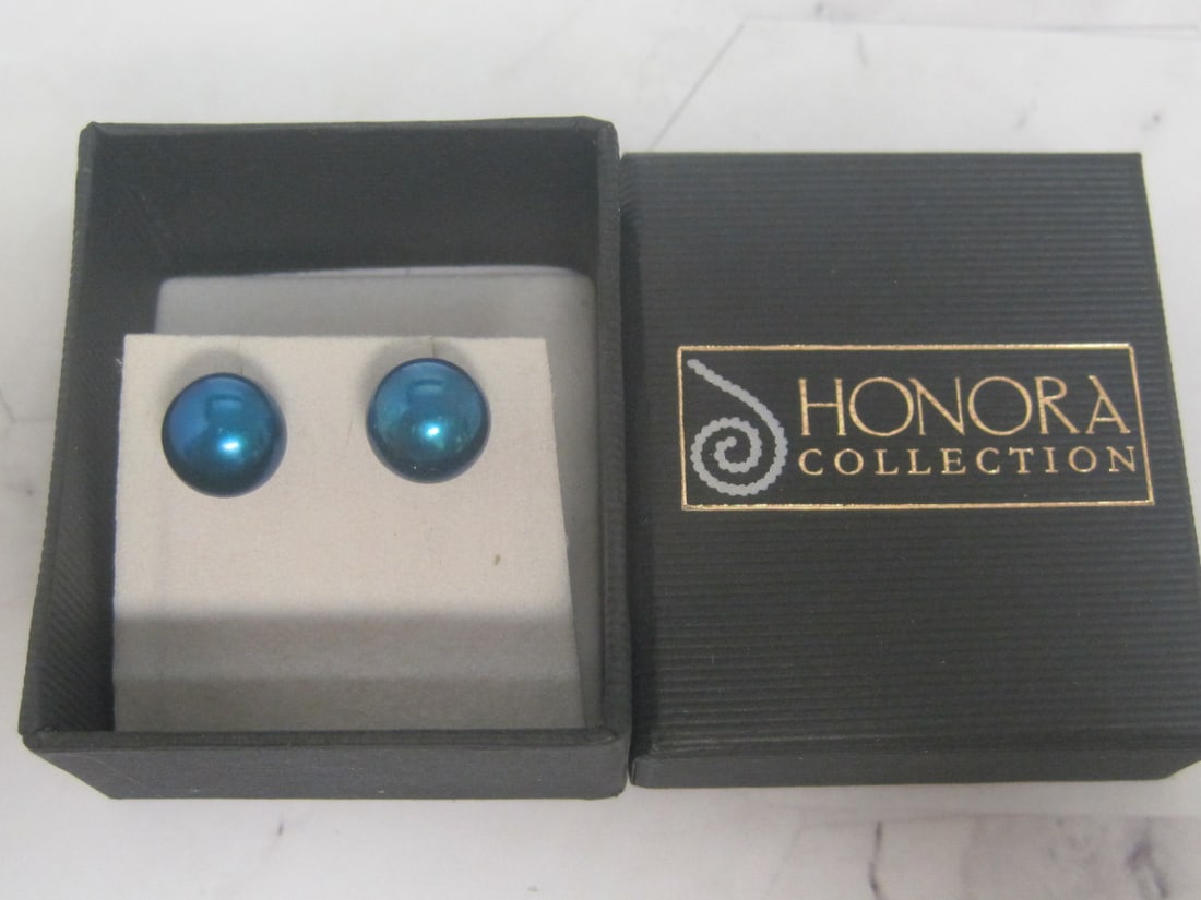 Blue Honora Pearl Stud Earrings (1 of 3)