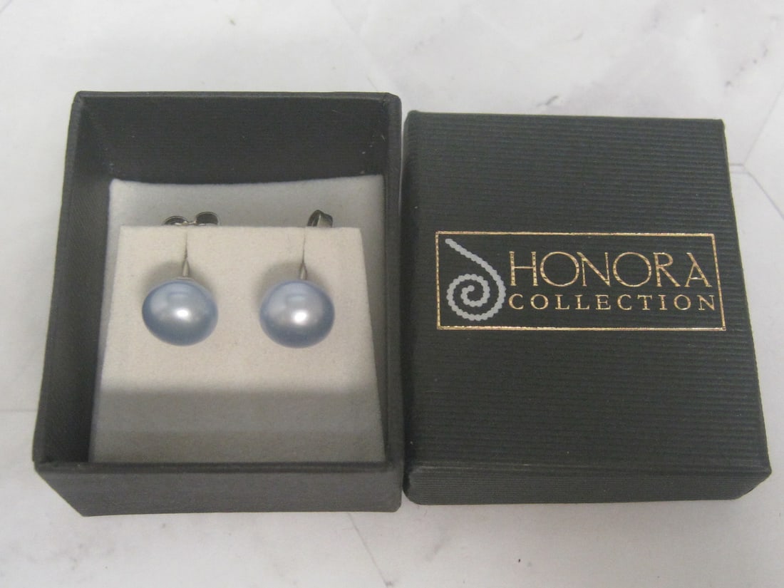 Blue Honora Pearl Stud Earrings (1 of 3)