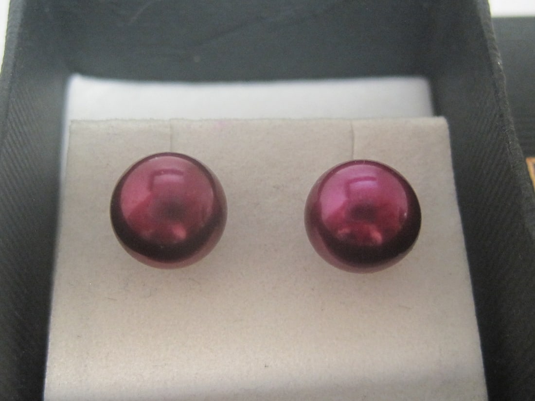 Red Wine Honora Pearl Stud Earrings - 2